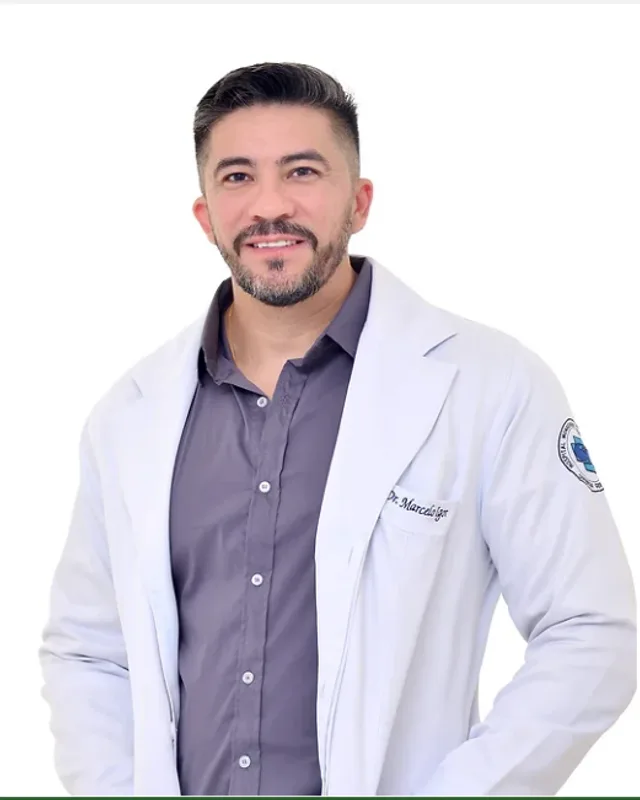 Dr. Marcelo Granjeiro, Coloproctologista